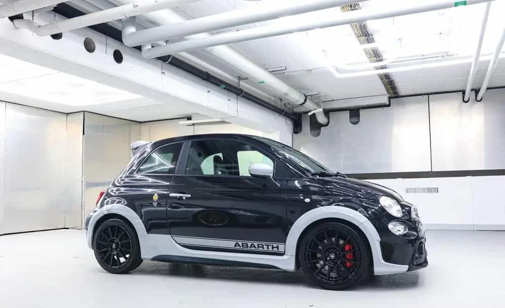 Abarth 695 70th anniversario Limited Edition Sabelt 12/2020-photo-4