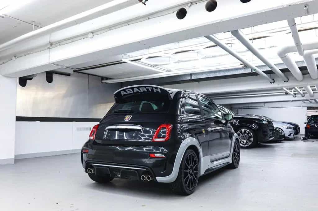 Abarth 695 70th anniversario Limited Edition Sabelt 12/2020-photo-5