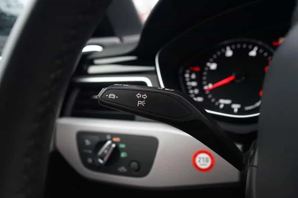 Audi A4 Avant 40 2.0 TDI advanced LED Navi ACC Kamera 03/2021-photo-16