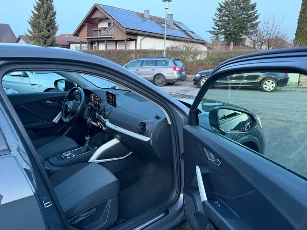 Audi Q2 design*NEU*TÜV*Automatik*150PS*NAVI* 10/2017-photo-16