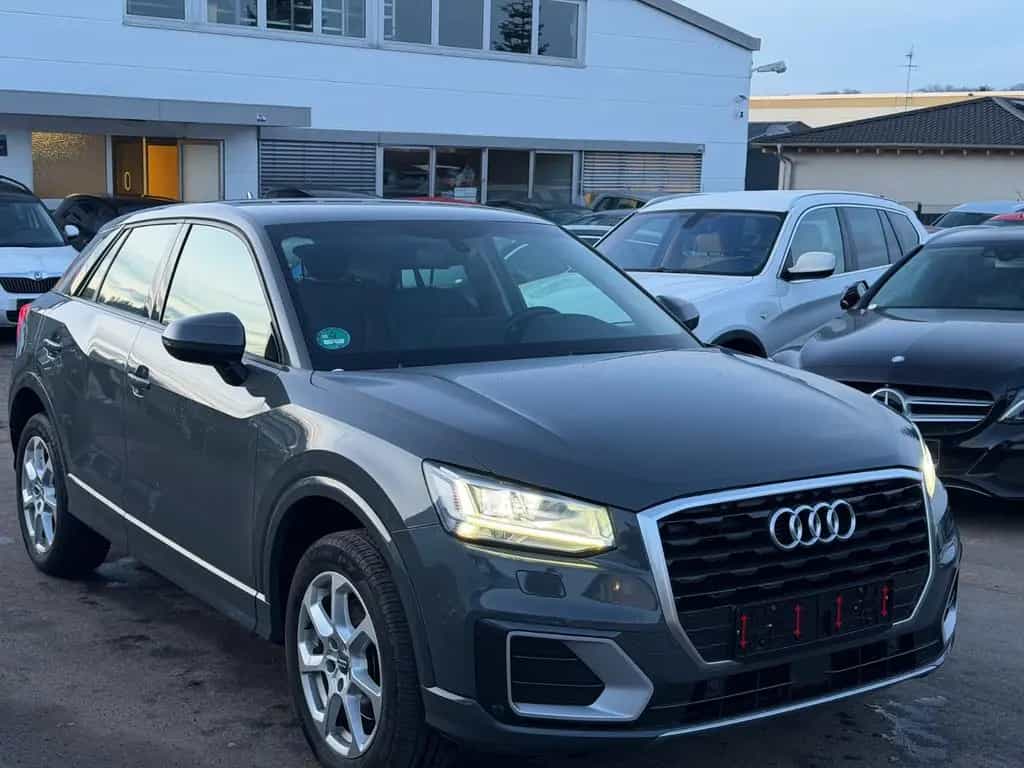 Audi Q2 design*NEU*TÜV*Automatik*150PS*NAVI* 10/2017-photo-2