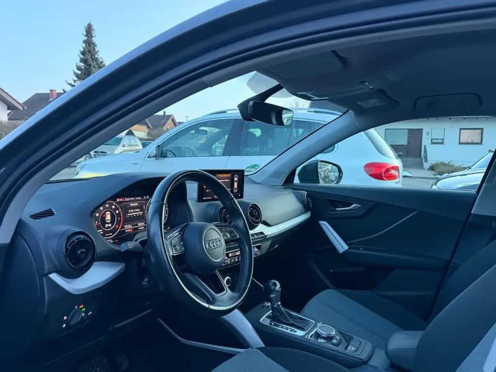 Audi Q2 design*NEU*TÜV*Automatik*150PS*NAVI* 10/2017-photo-26