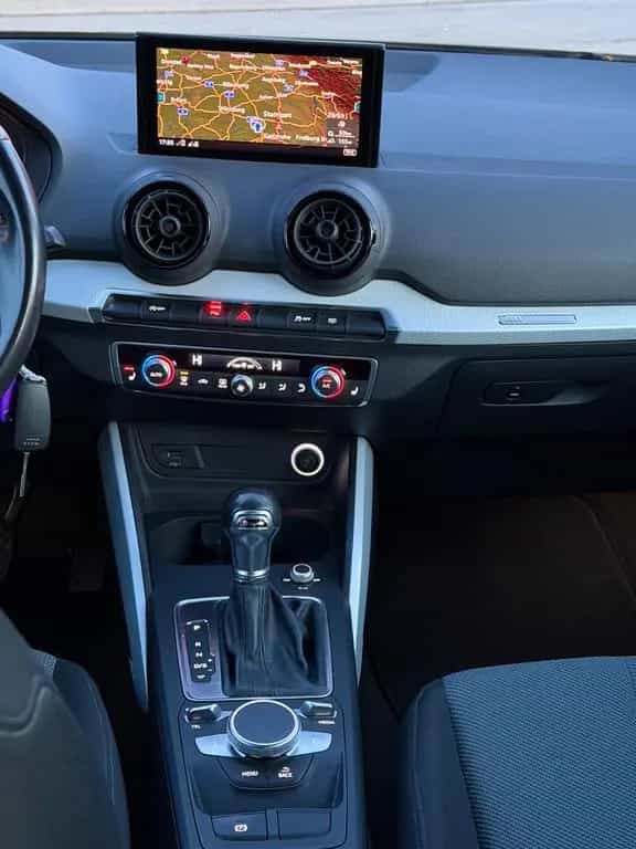 Audi Q2 design*NEU*TÜV*Automatik*150PS*NAVI* 10/2017-photo-27