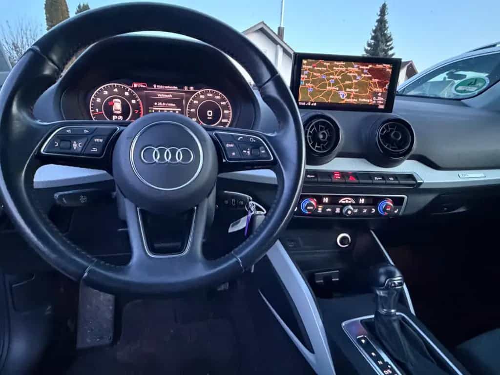 Audi Q2 design*NEU*TÜV*Automatik*150PS*NAVI* 10/2017-photo-28