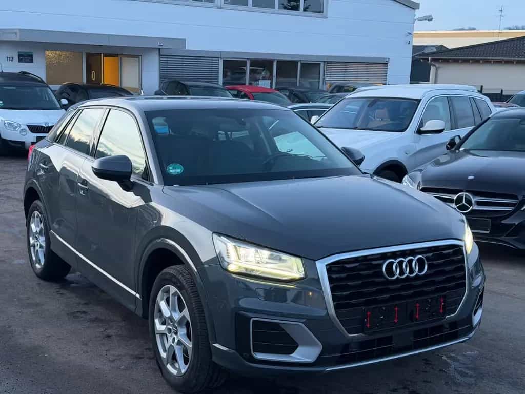 Audi Q2 design*NEU*TÜV*Automatik*150PS*NAVI* 10/2017-photo-3