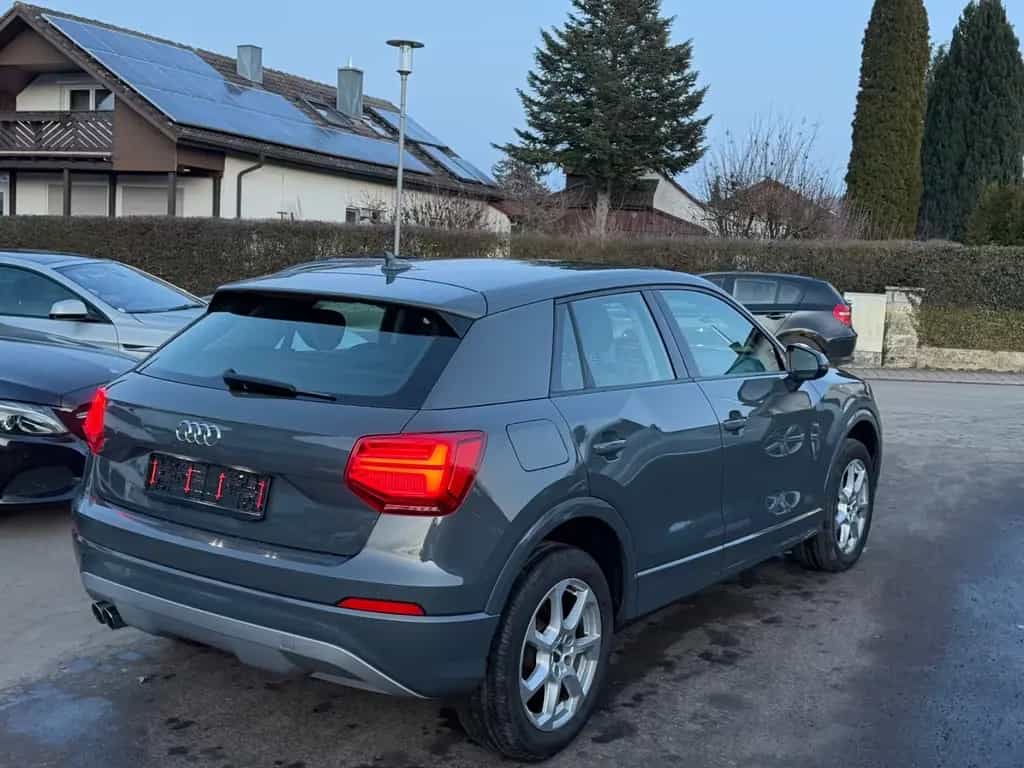 Audi Q2 design*NEU*TÜV*Automatik*150PS*NAVI* 10/2017-photo-4