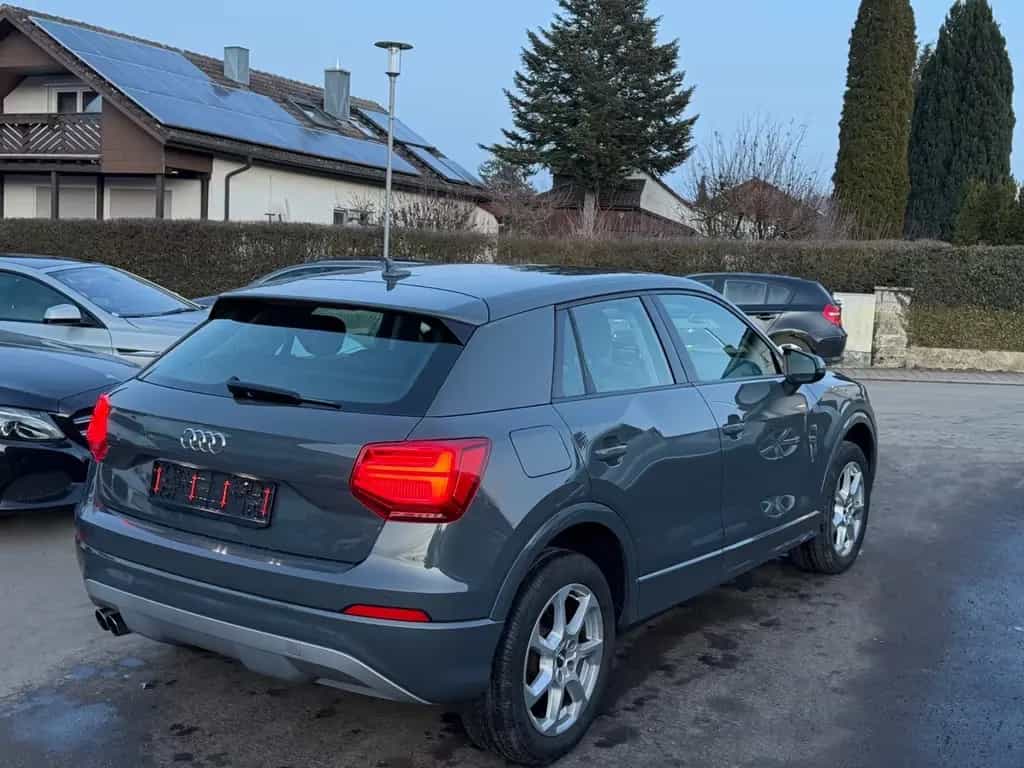 Audi Q2 design*NEU*TÜV*Automatik*150PS*NAVI* 10/2017-photo-5