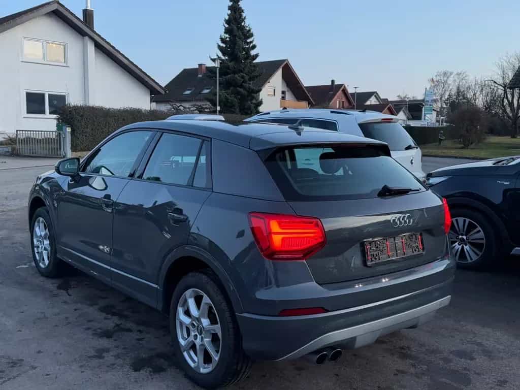 Audi Q2 design*NEU*TÜV*Automatik*150PS*NAVI* 10/2017-photo-6