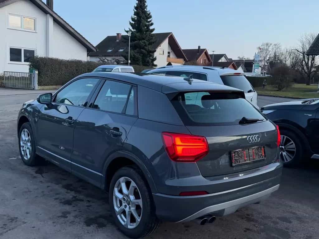 Audi Q2 design*NEU*TÜV*Automatik*150PS*NAVI* 10/2017-photo-7