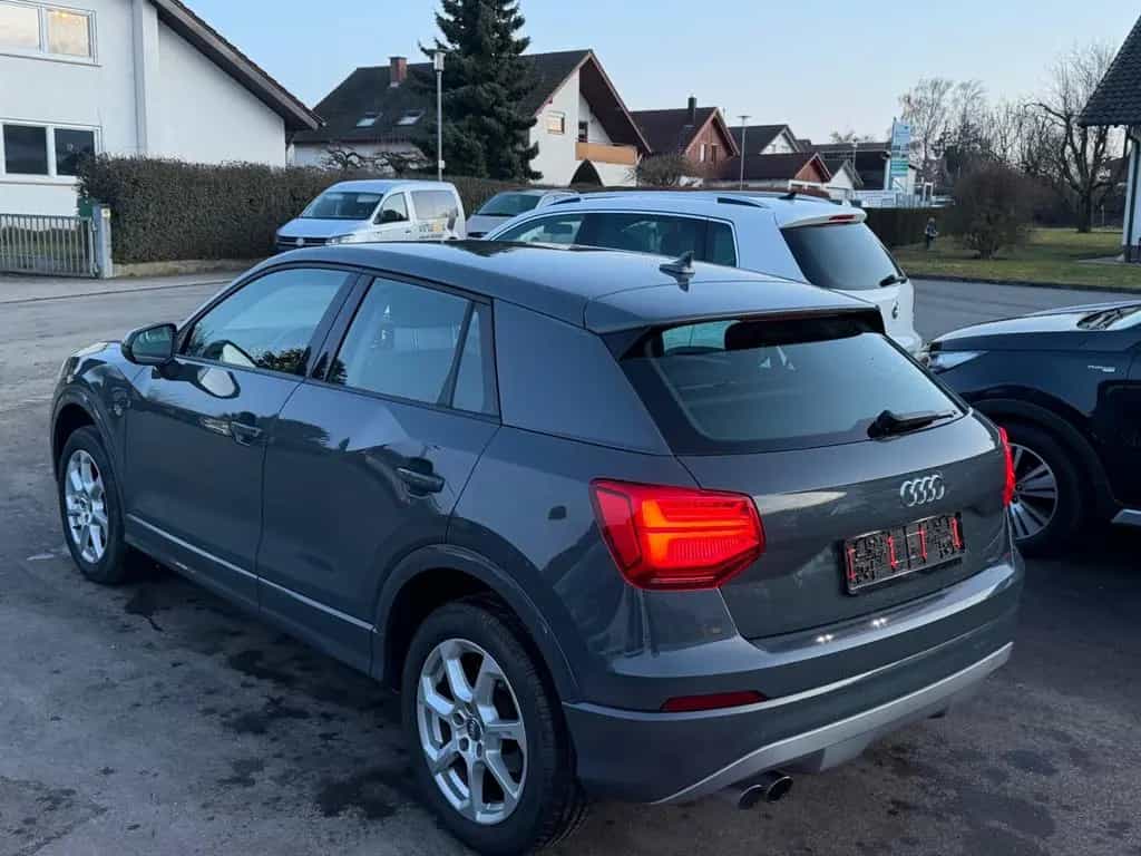 Audi Q2 design*NEU*TÜV*Automatik*150PS*NAVI* 10/2017-photo-8