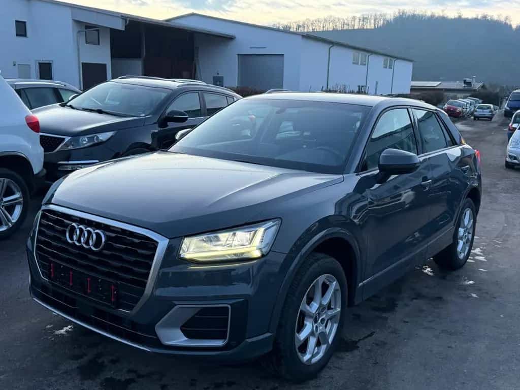 Audi Q2 design*NEU*TÜV*Automatik*150PS*NAVI* 10/2017-photo-9