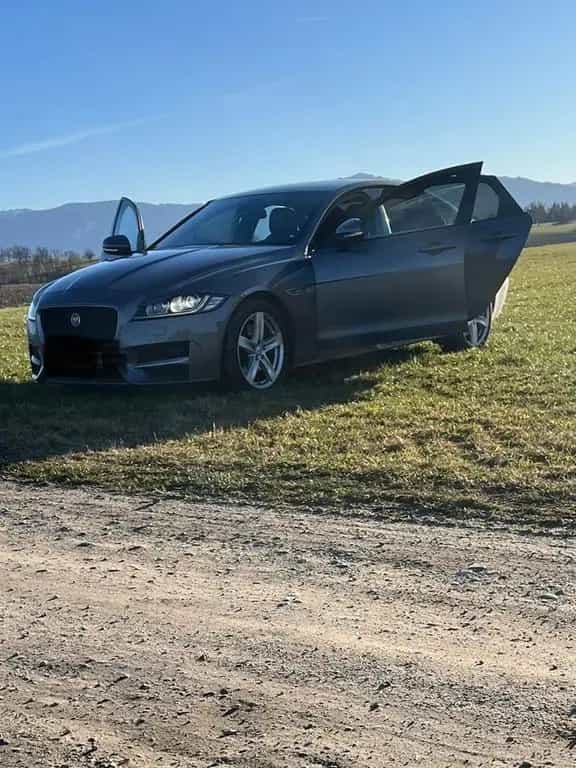 Jaguar XF 30d 300PS R-Sport Automatik R-Sport 04/2017-photo-10
