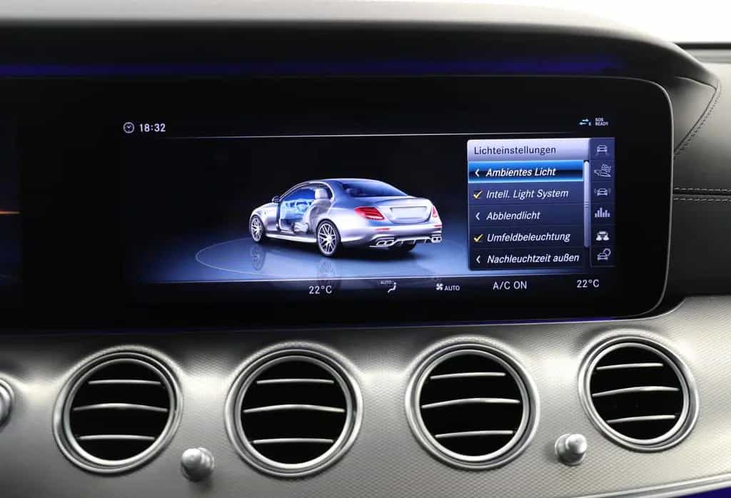 Mercedes-Benz E 63 AMG E 63 S AMG 612PS 9G 4Matic+ Carplay PAGA LED 11/2017-photo-28