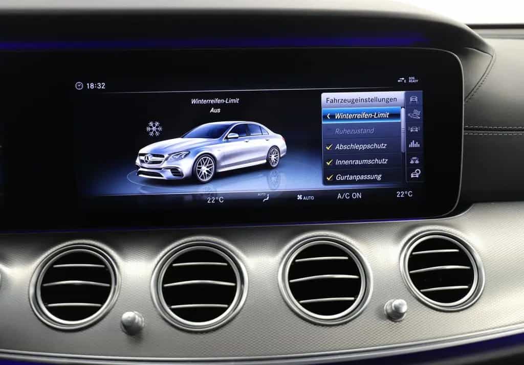 Mercedes-Benz E 63 AMG E 63 S AMG 612PS 9G 4Matic+ Carplay PAGA LED 11/2017-photo-29