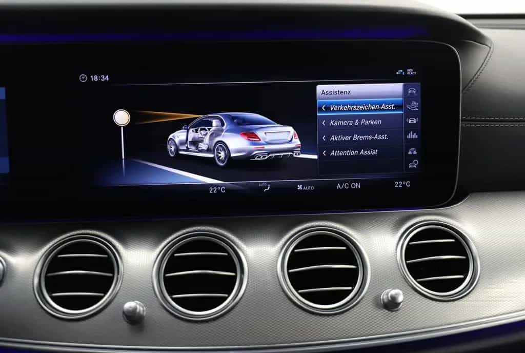 Mercedes-Benz E 63 AMG E 63 S AMG 612PS 9G 4Matic+ Carplay PAGA LED 11/2017-photo-32