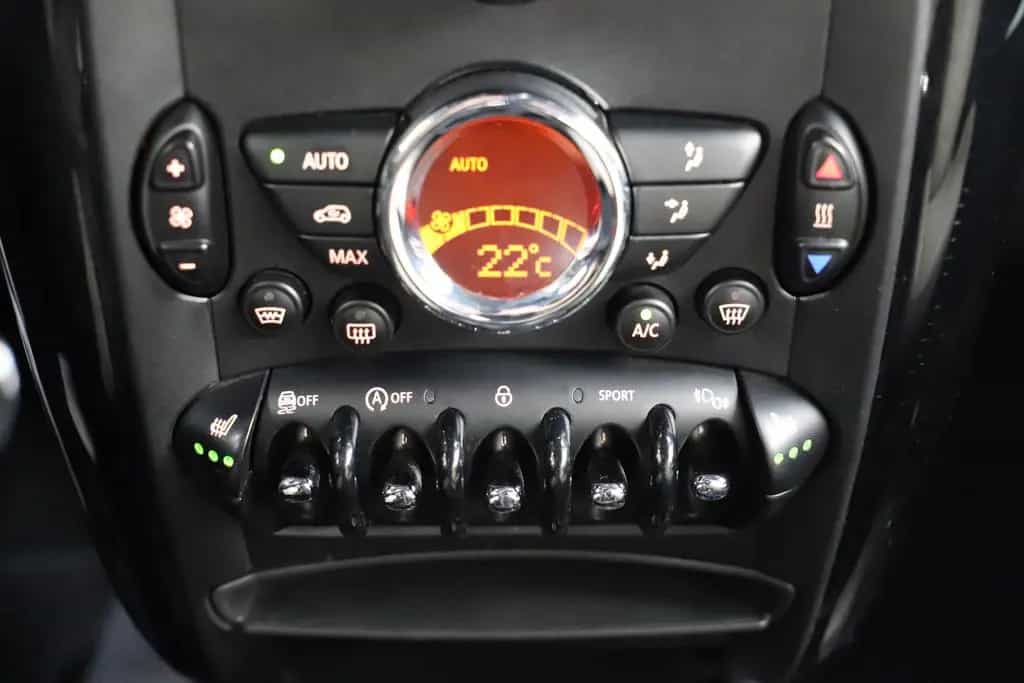 MINI Cooper SD Paceman 2.0 143PS All4 Limited Edition 04/2016-photo-16