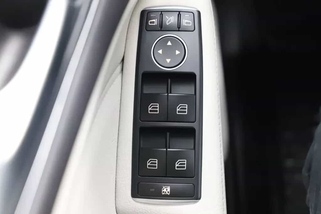 Mercedes-Benz B 200 156PS 7G Memory Leder RCAM AHK ACC 06/2012-photo-31