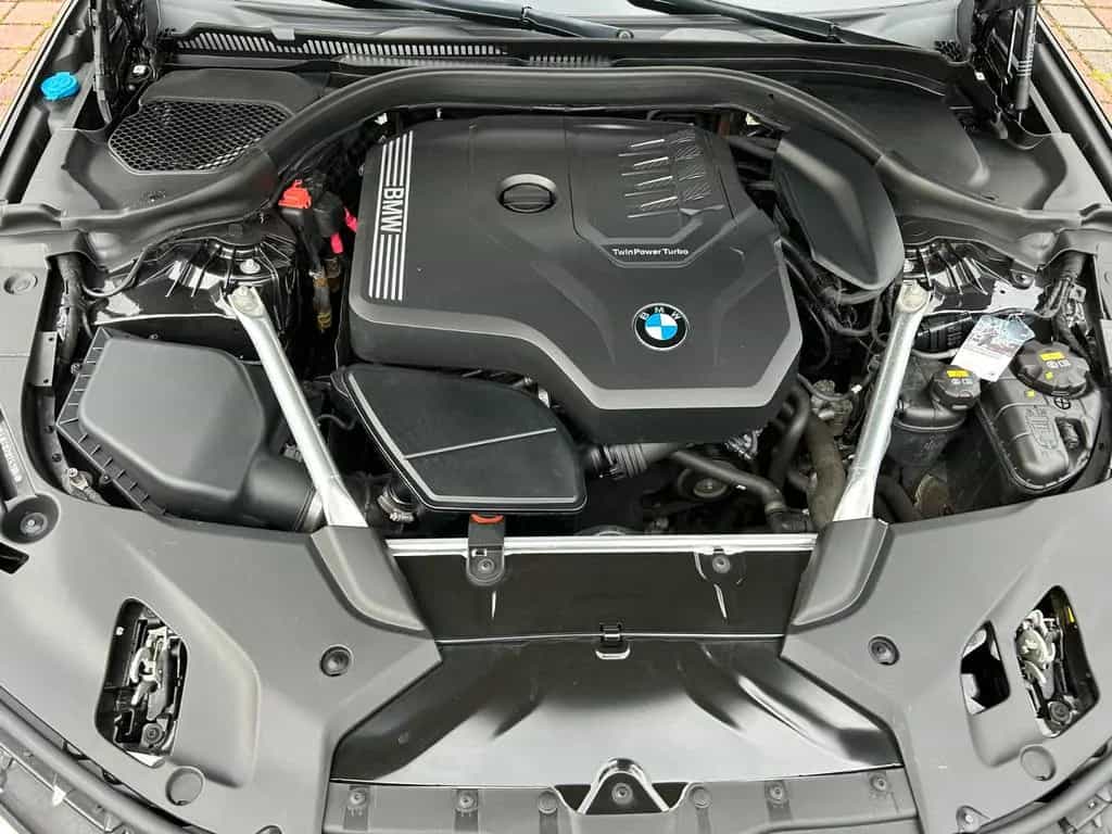 BMW 5 Series xDrive Sport Line Leder Memory Sitzheizung 09/2020-photo-7