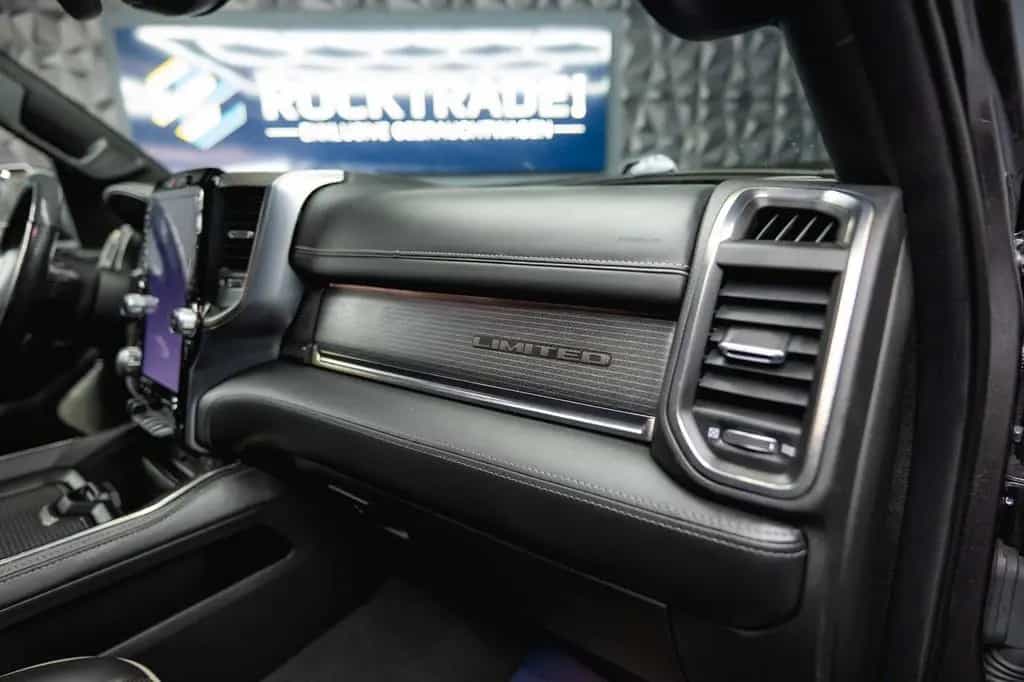 Dodge RAM 5.7 V8 HEMI 4x4 LIMITED Night LongBed *ACC* 01/2020-photo-39