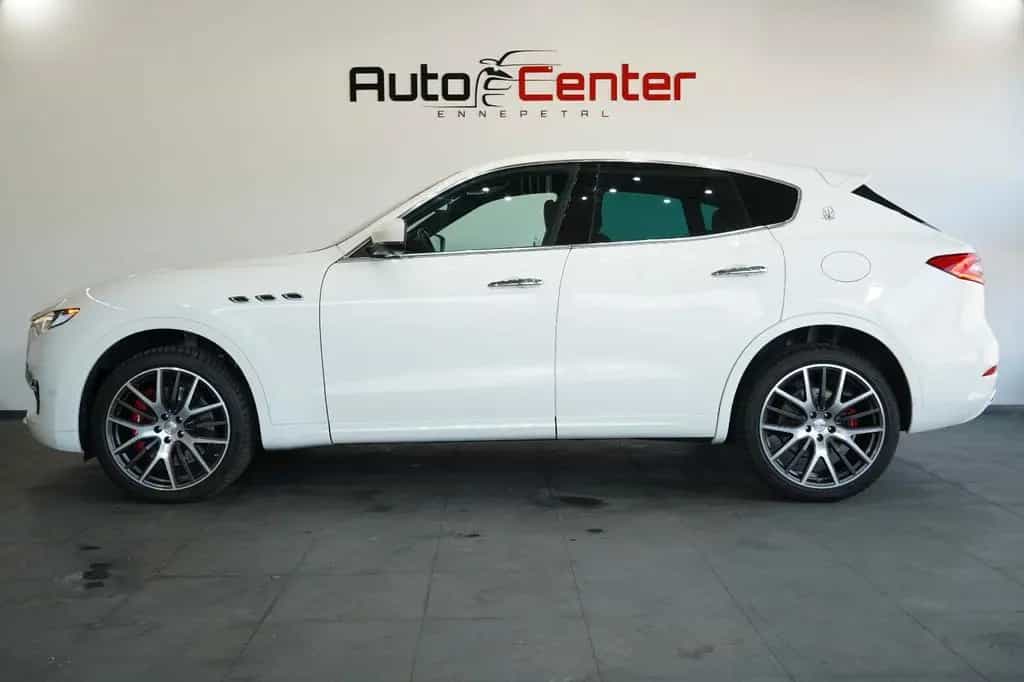 Maserati Levante GranLusso S Q4*Carbon*Bowers Wilkins* 07/2018-photo-2