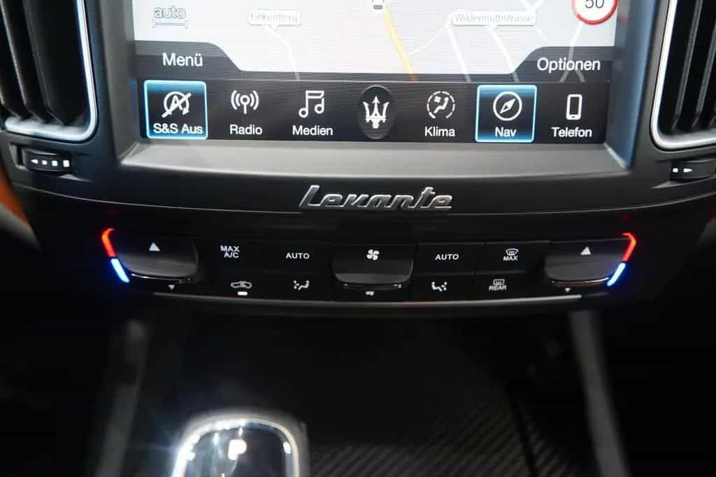 Maserati Levante GranLusso S Q4*Carbon*Bowers Wilkins* 07/2018-photo-34