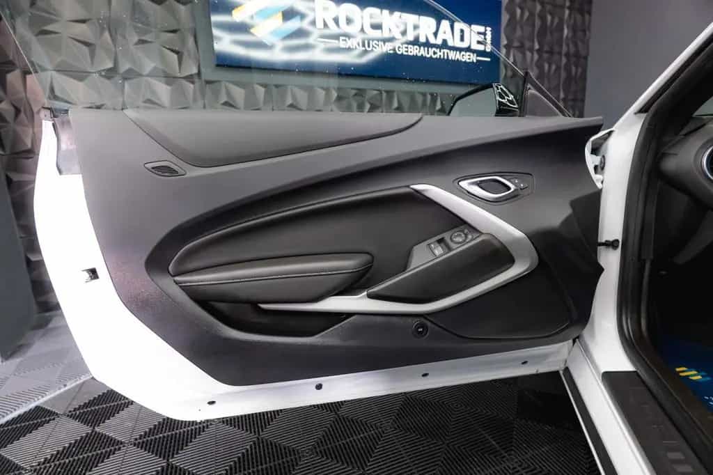 Chevrolet Camaro 6.2 SS Coupe ZL1 LT1 Performance CarPlay 09/2022-photo-31