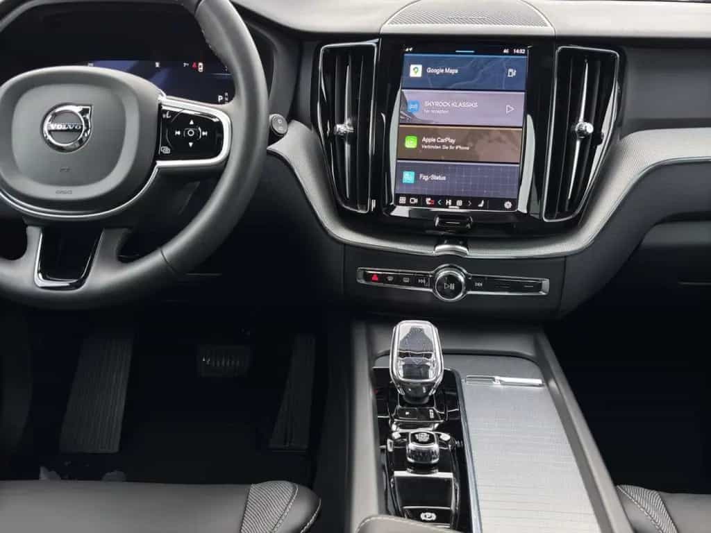 Volvo XC60 B5 Plus Black Edition AWD/Pano/360K/21Zoll 05/2025-photo-10