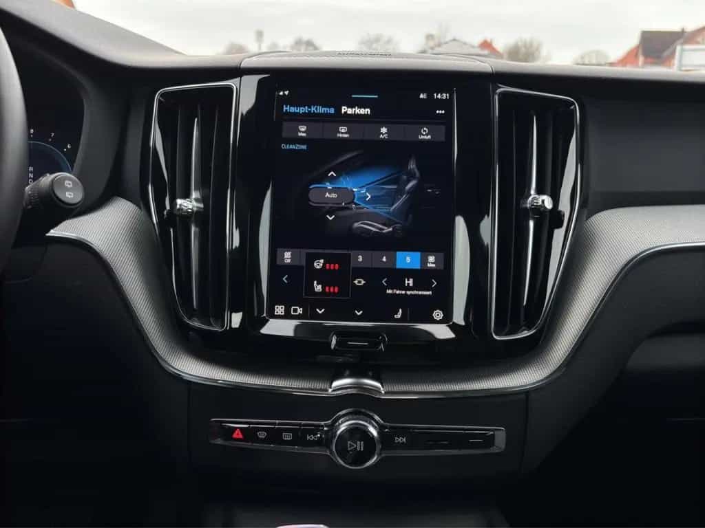 Volvo XC60 B5 Plus Black Edition AWD/Pano/360K/21Zoll 05/2025-photo-21