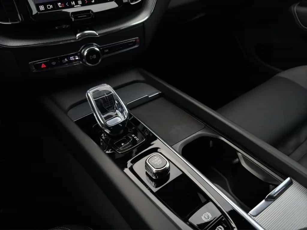 Volvo XC60 B5 Plus Black Edition AWD/Pano/360K/21Zoll 05/2025-photo-22