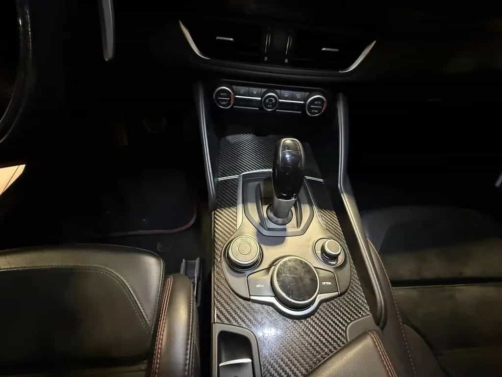 Alfa Romeo Giulia Quadrifoglio 09/2019-photo-13