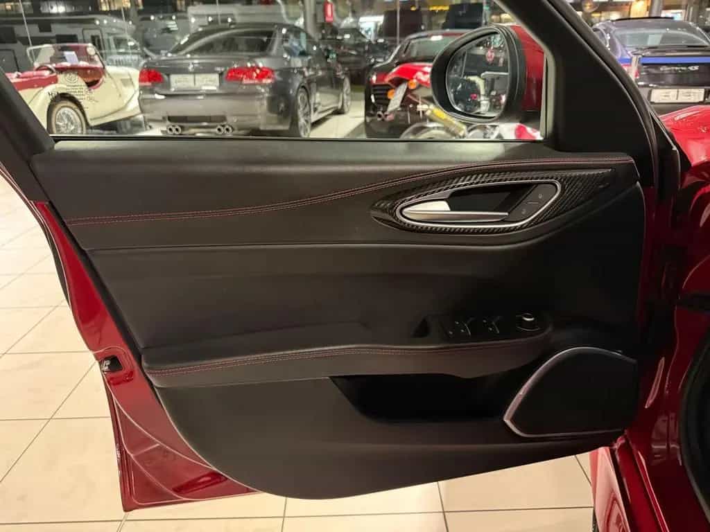 Alfa Romeo Giulia Quadrifoglio 09/2019-photo-8