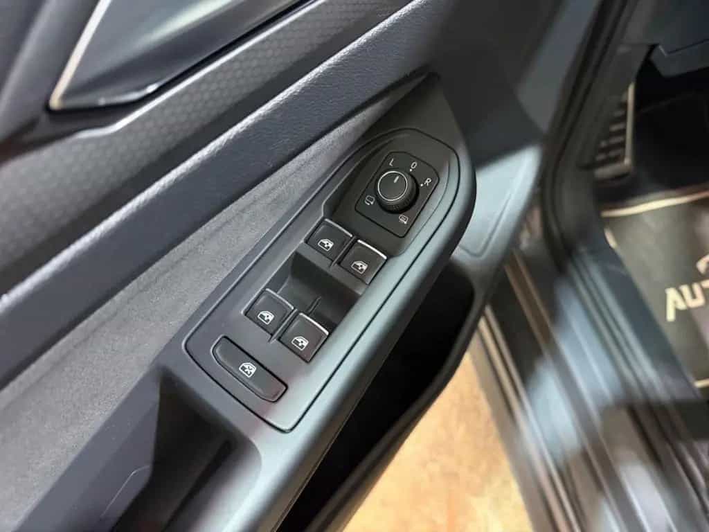 Volkswagen Golf VIII Lim. GTI 2.0TSI DSG/PANO/CAM/SOUND/18" 01/2023-photo-27