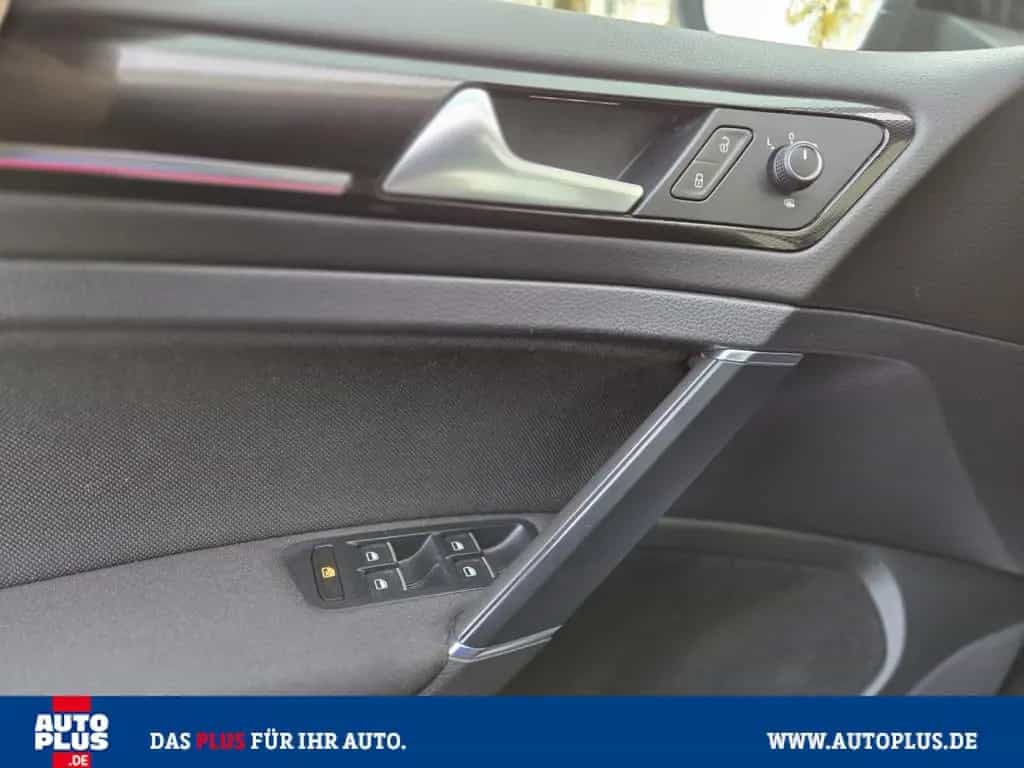 Volkswagen Golf GTI Performance PDC+SITZHZG+XENON+1. HAND 09/2013-photo-12