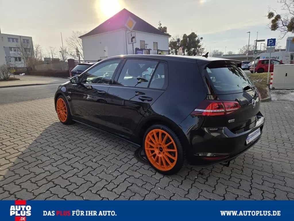 Volkswagen Golf GTI Performance PDC+SITZHZG+XENON+1. HAND 09/2013-photo-2