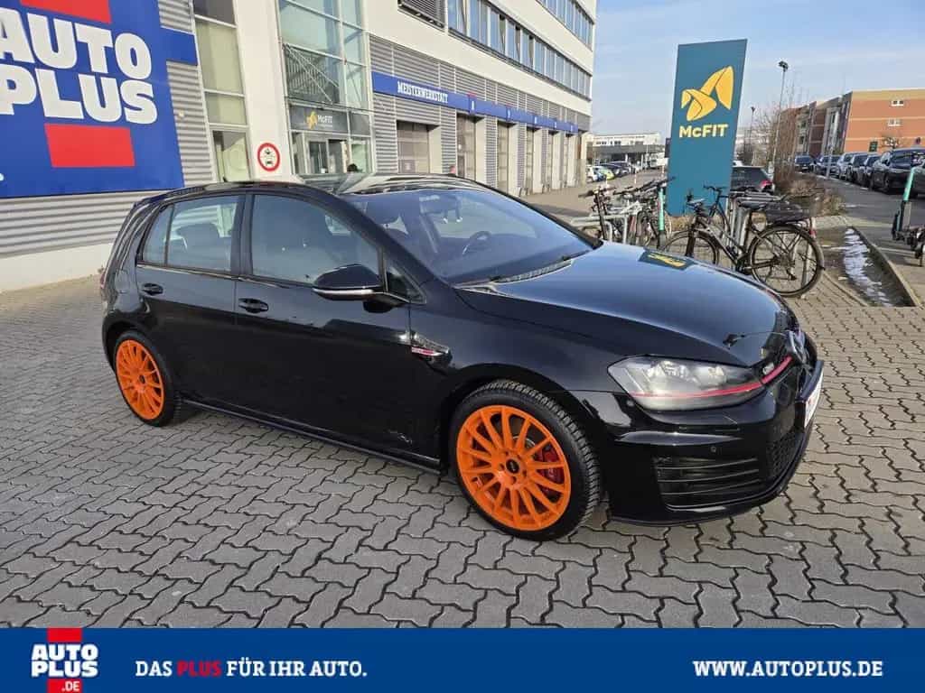 Volkswagen Golf GTI Performance PDC+SITZHZG+XENON+1. HAND 09/2013-photo-7