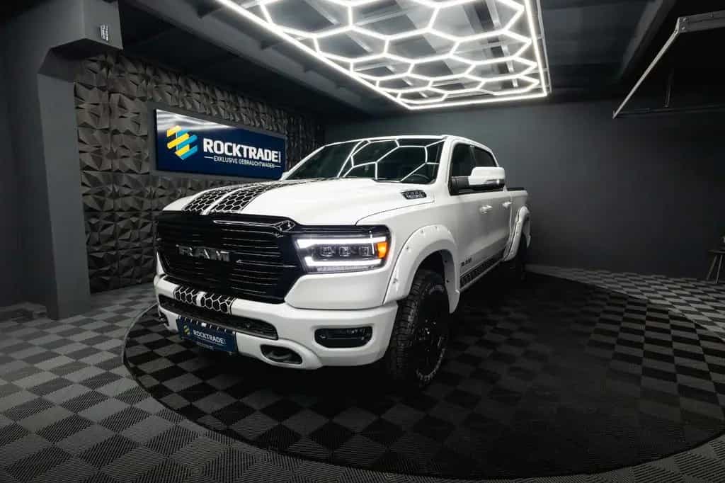 Dodge RAM 5.7 V8 HEMI 4x4 OFFROAD Night AXLE LOCK 19% 08/2020-photo-1