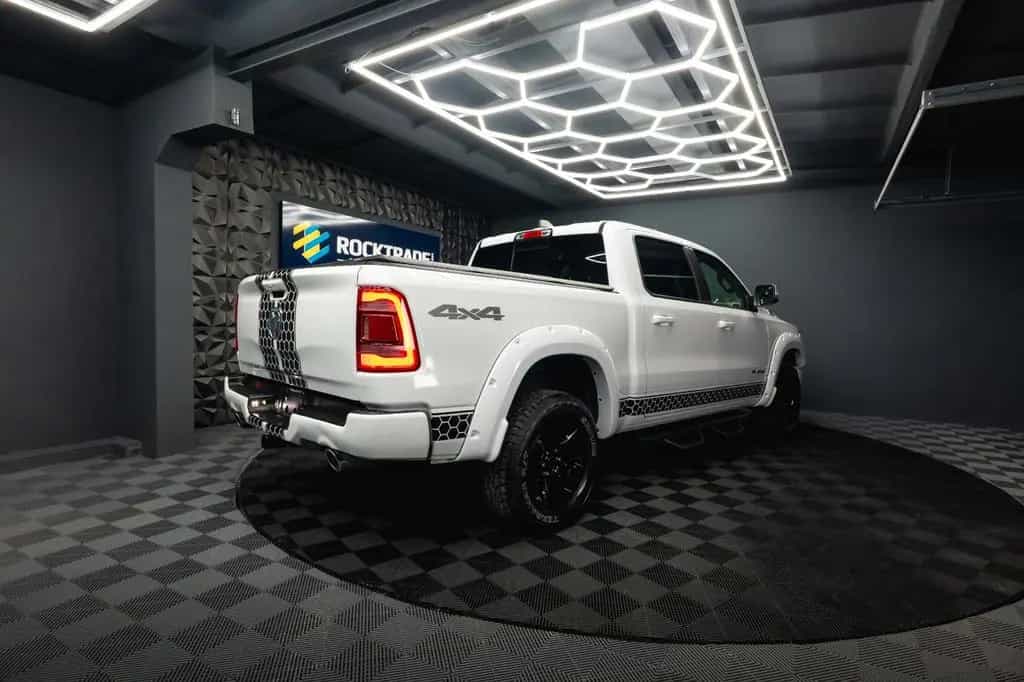 Dodge RAM 5.7 V8 HEMI 4x4 OFFROAD Night AXLE LOCK 19% 08/2020-photo-17