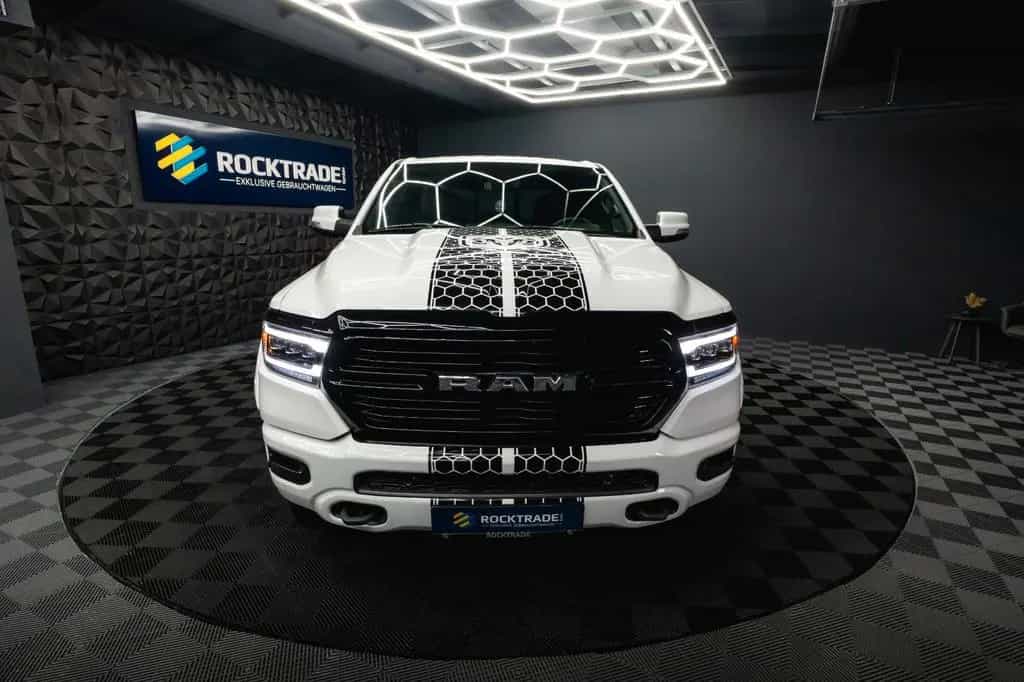 Dodge RAM 5.7 V8 HEMI 4x4 OFFROAD Night AXLE LOCK 19% 08/2020-photo-4