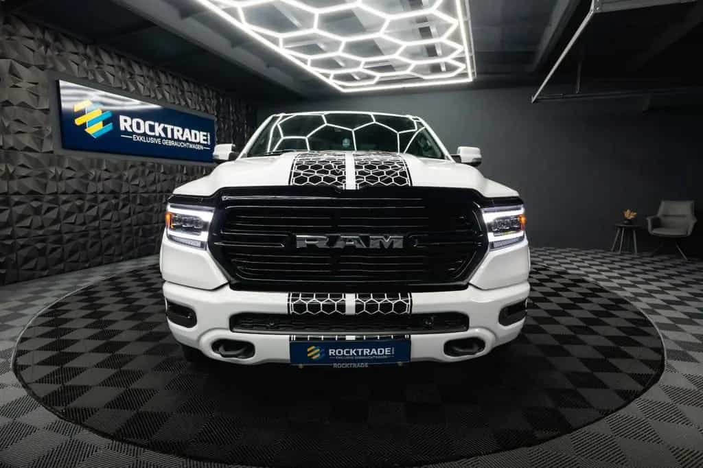 Dodge RAM 5.7 V8 HEMI 4x4 OFFROAD Night AXLE LOCK 19% 08/2020-photo-5
