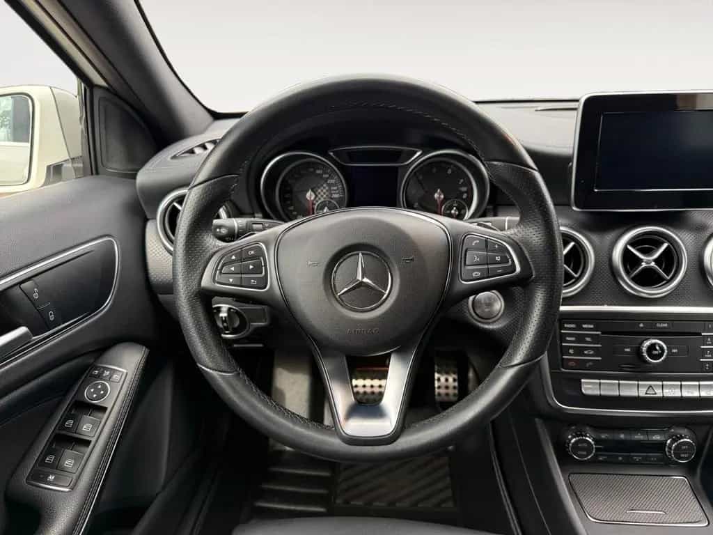 Mercedes-Benz A 220 4MATIC*NAVI*AUTOM*LED*KLIMAAUT.*S-Heft* 02/2017-photo-13