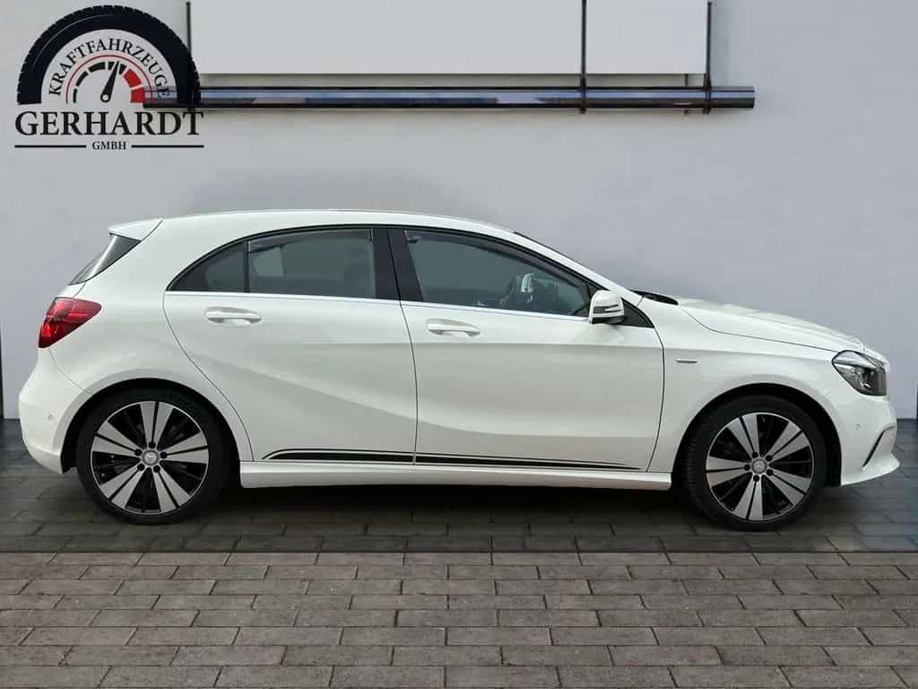 Mercedes-Benz A 220 4MATIC*NAVI*AUTOM*LED*KLIMAAUT.*S-Heft* 02/2017-photo-7