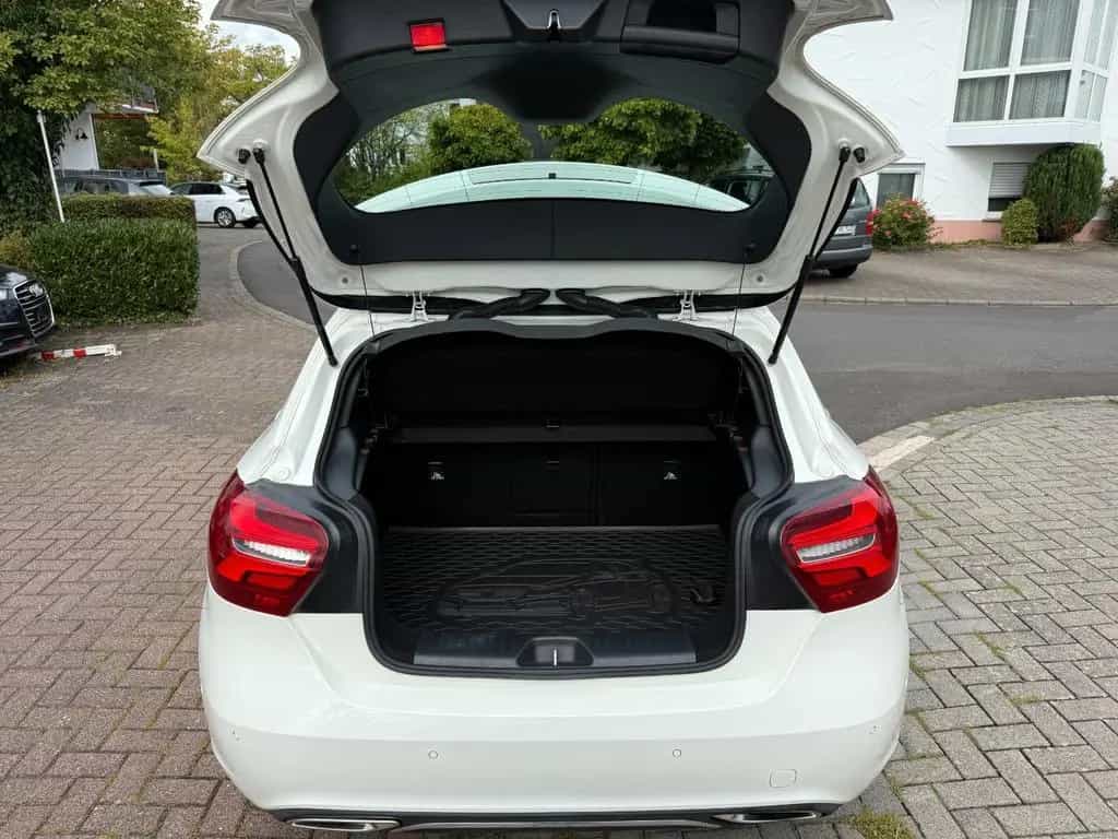 Mercedes-Benz A 220 4MATIC*NAVI*AUTOM*LED*KLIMAAUT.*S-Heft* 02/2017-photo-9