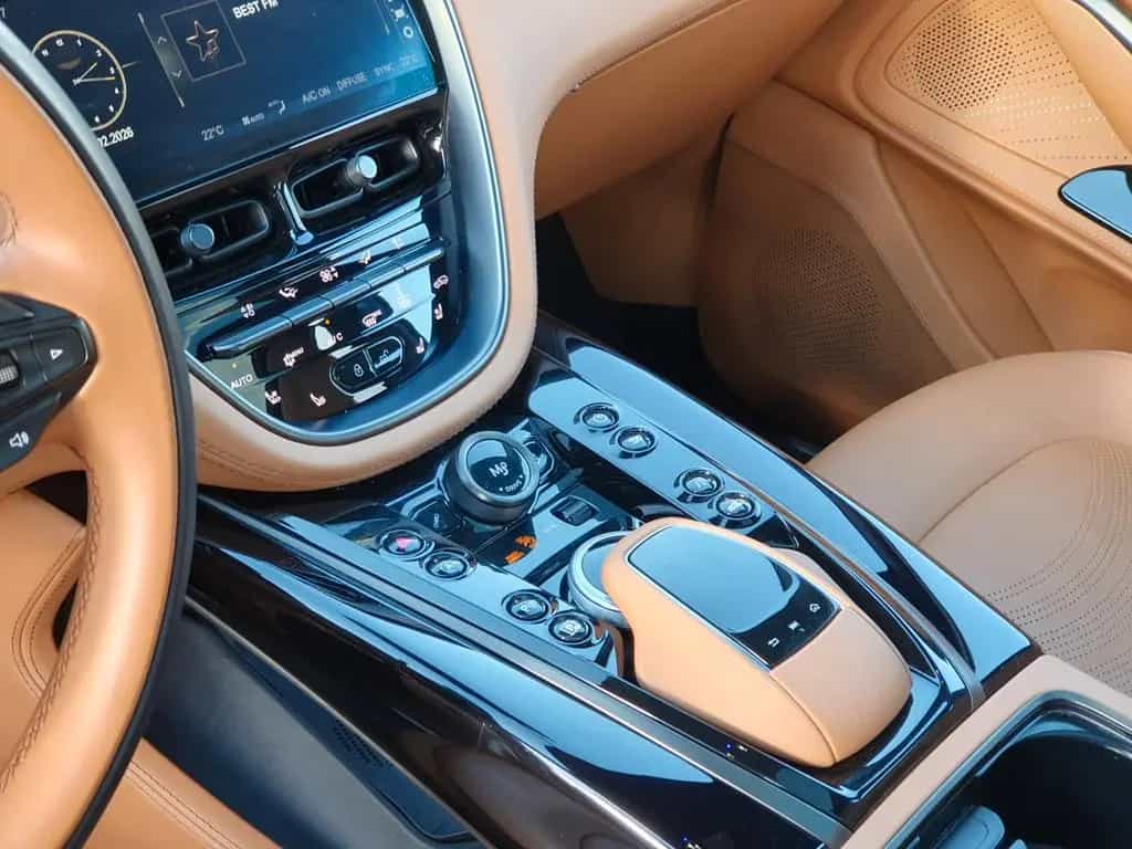 Aston Martin DBX 4.0 V8 DBX707 01/2024-photo-10