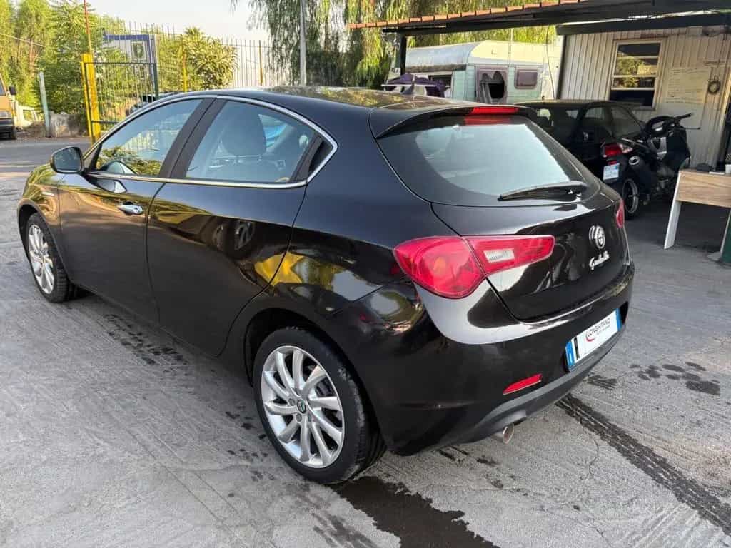 Alfa Romeo Giulietta 1.6 MULTIJET 105 CV Exclusi 09/2015-photo-3
