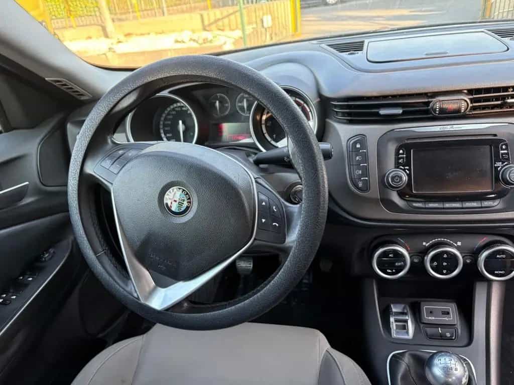 Alfa Romeo Giulietta 1.6 MULTIJET 105 CV Exclusi 09/2015-photo-9
