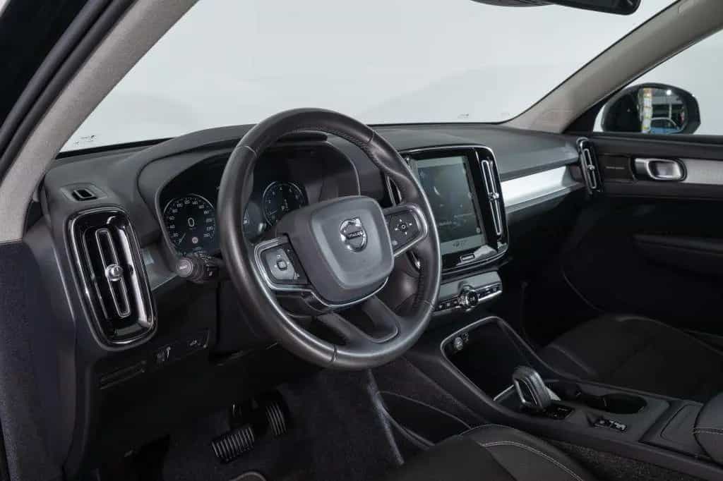 Volvo XC40 T4 Geartronic Momentum 04/2019-photo-10