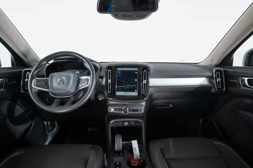 Volvo XC40 T4 Geartronic Momentum 04/2019-photo-11