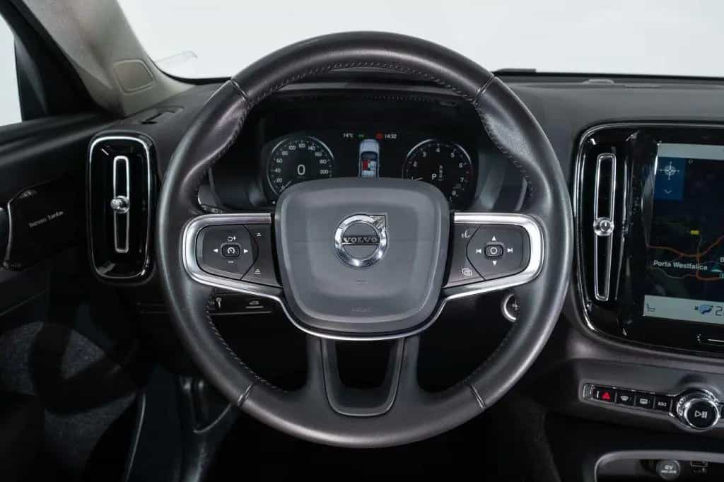 Volvo XC40 T4 Geartronic Momentum 04/2019-photo-12