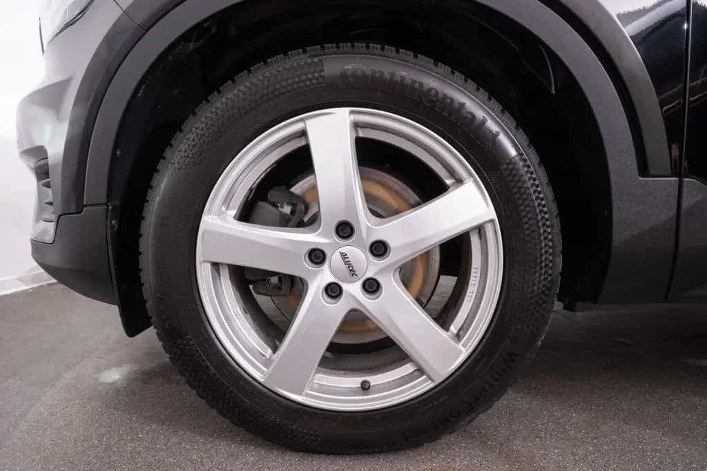 Volvo XC40 T4 Geartronic Momentum 04/2019-photo-18