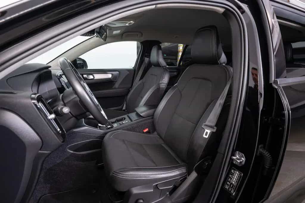 Volvo XC40 T4 Geartronic Momentum 04/2019-photo-9